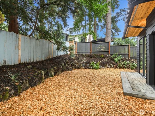6816 128th Avenue NE, Kirkland WA 98033
