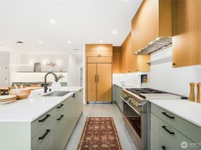 6816 128th Avenue NE, Kirkland WA 98033