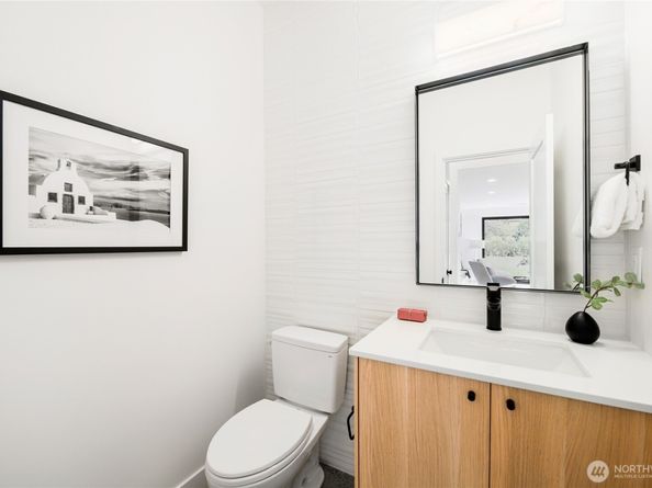 6816 128th Avenue NE, Kirkland WA 98033