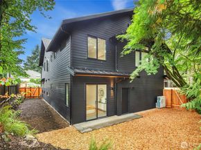6816 128th Avenue NE, Kirkland WA 98033