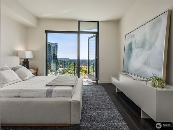 838 Avenue Square NE 1901, Bellevue WA 98004