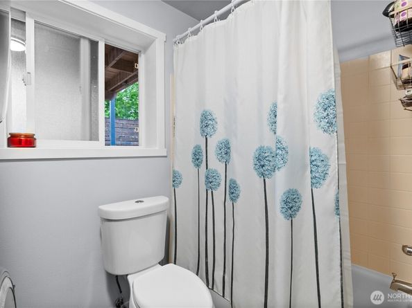 5421 S Roxbury Street, Seattle WA 98118