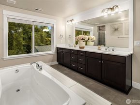 844 224th Avenue NE, Sammamish WA 98074
