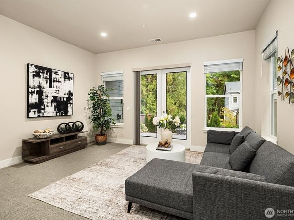 844 224th Avenue NE, Sammamish WA 98074
