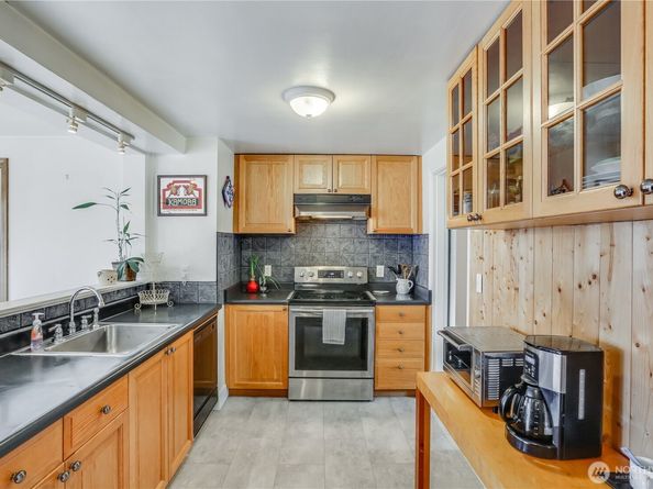 551 Bronson Way NE, Renton WA 98056