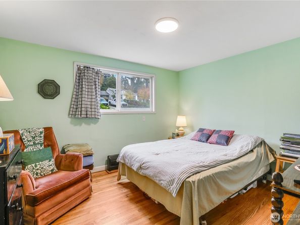 551 Bronson Way NE, Renton WA 98056