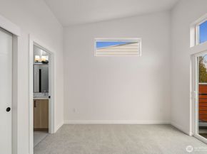 546 S Cloverdale Street C, Seattle WA 98108