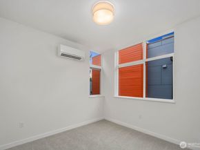 546 S Cloverdale Street C, Seattle WA 98108