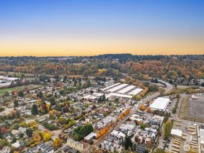 546 S Cloverdale Street C, Seattle WA 98108