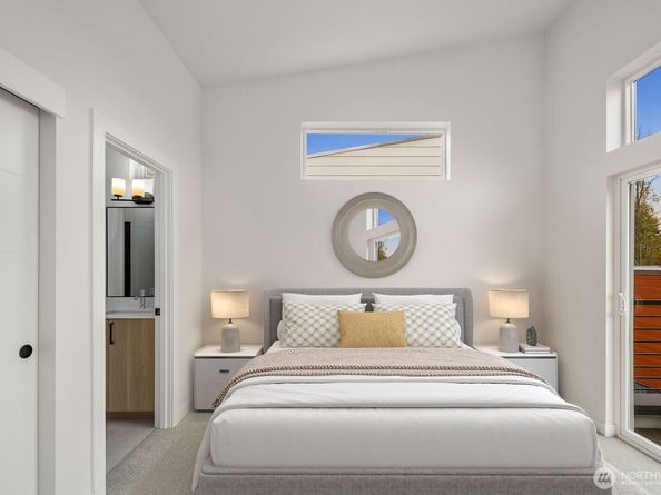 546 S Cloverdale Street C, Seattle WA 98108