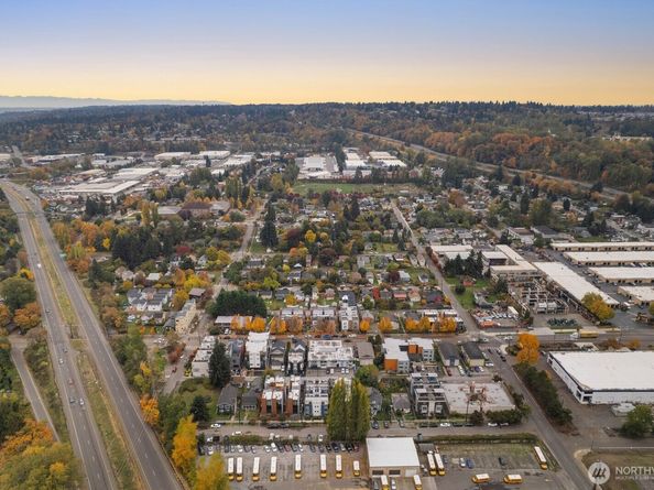 546 S Cloverdale Street C, Seattle WA 98108