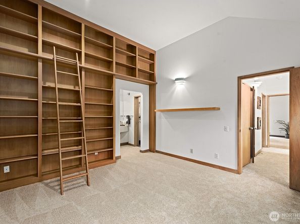 930 37th Avenue, Seattle WA 98122