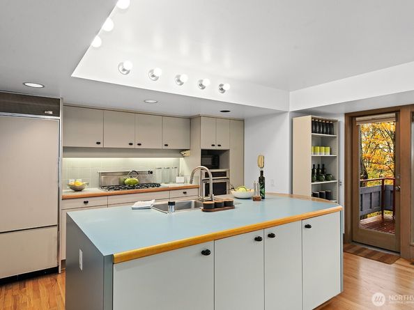 930 37th Avenue, Seattle WA 98122