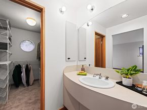 930 37th Avenue, Seattle WA 98122