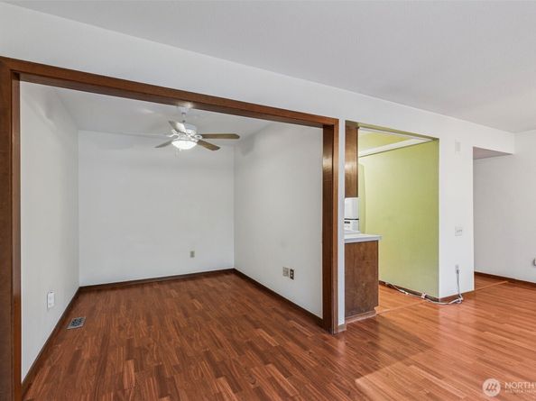 13730 15th Avenue NE E102, Seattle WA 98125