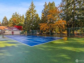 13730 15th Avenue NE E102, Seattle WA 98125