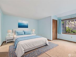 13730 15th Avenue NE E102, Seattle WA 98125