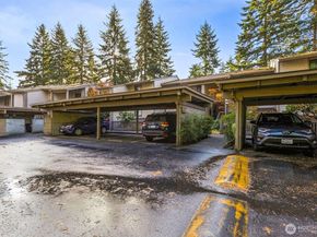 13730 15th Avenue NE E102, Seattle WA 98125