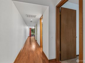 13730 15th Avenue NE E102, Seattle WA 98125