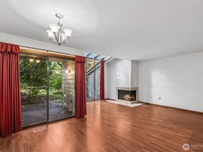 13730 15th Avenue NE E102, Seattle WA 98125