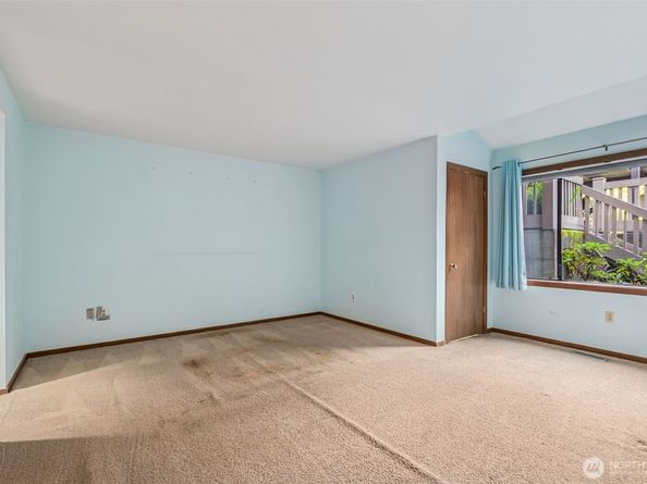 13730 15th Avenue NE E102, Seattle WA 98125