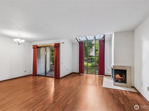 13730 15th Avenue NE E102, Seattle WA 98125