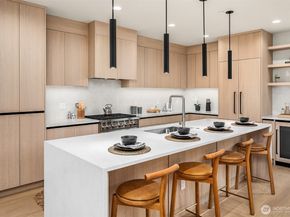 419 99th Avenue NE, Bellevue WA 98004