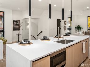 419 99th Avenue NE, Bellevue WA 98004