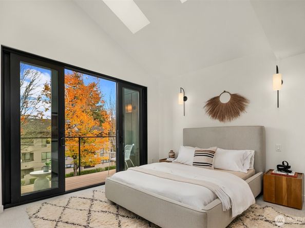 419 99th Avenue NE, Bellevue WA 98004