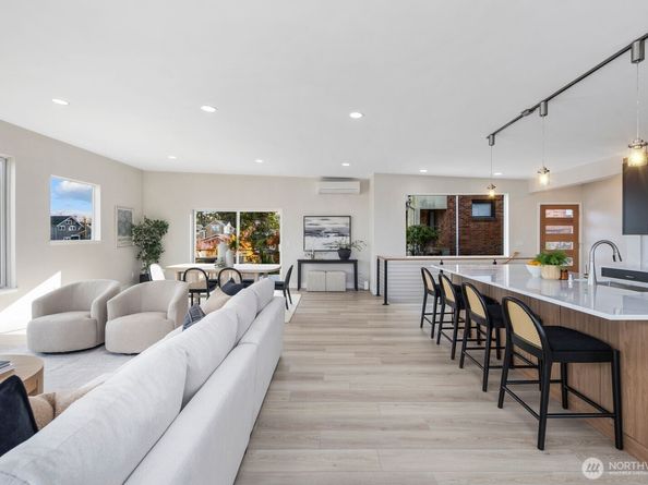 1701 41st Avenue SW, Seattle WA 98116