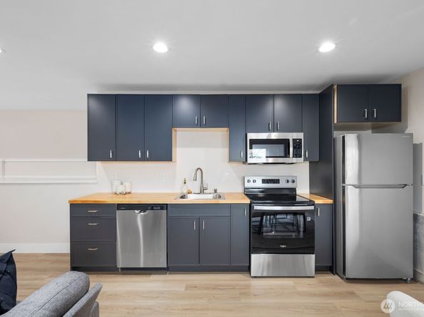 1701 41st Avenue SW, Seattle WA 98116