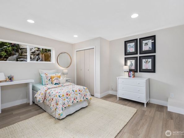 1701 41st Avenue SW, Seattle WA 98116