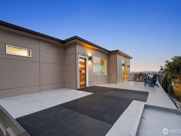 1701 41st Avenue SW, Seattle WA 98116