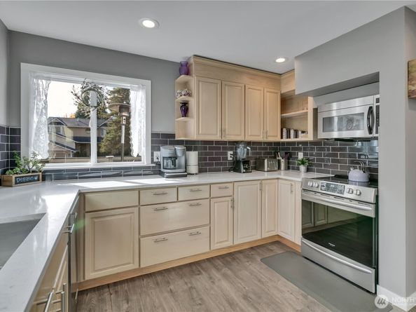 22030 120th Avenue SE, Kent WA 98031