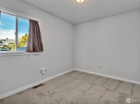 22030 120th Avenue SE, Kent WA 98031