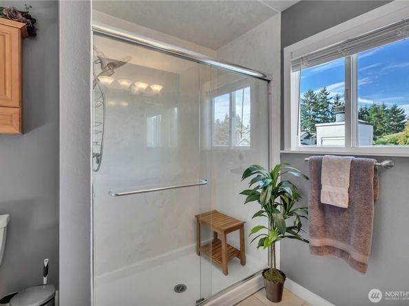 22030 120th Avenue SE, Kent WA 98031