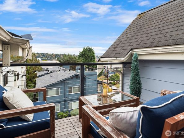 556 Highland Drive, Seattle WA 98109