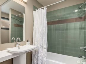 556 Highland Drive, Seattle WA 98109