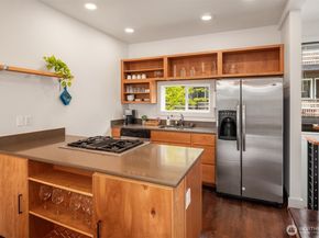 556 Highland Drive, Seattle WA 98109