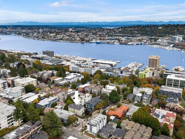 556 Highland Drive, Seattle WA 98109
