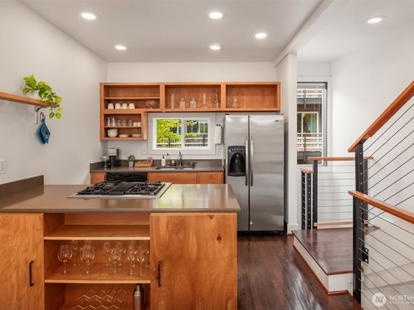 556 Highland Drive, Seattle WA 98109