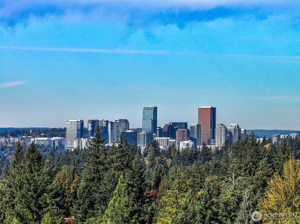 4360 Somerset Boulevard SE, Bellevue WA 98006