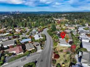 4360 Somerset Boulevard SE, Bellevue WA 98006