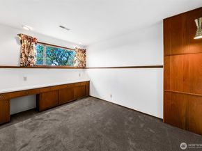4360 Somerset Boulevard SE, Bellevue WA 98006