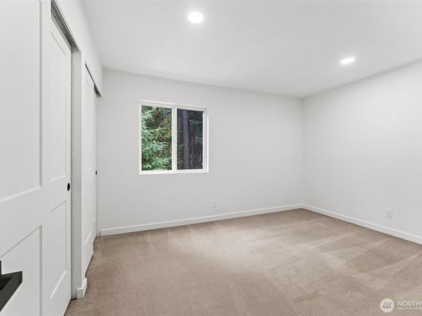 14020 Juanita Drive NE B3, Kirkland WA 98034