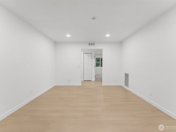 14020 Juanita Drive NE B3, Kirkland WA 98034