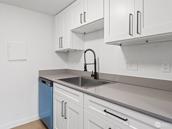 14020 Juanita Drive NE B3, Kirkland WA 98034