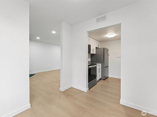 14020 Juanita Drive NE B3, Kirkland WA 98034
