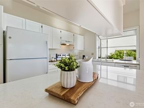 3416 161st Court SE 35, Bellevue WA 98008