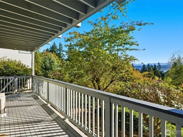 3416 161st Court SE 35, Bellevue WA 98008